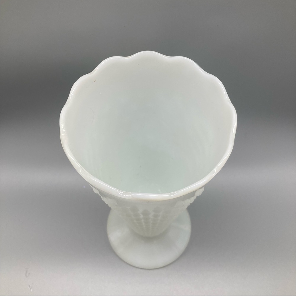 Anchor Hocking Milk Glass Hobnail Trumpet Vase/Wedding/Flower Arrangements /Gift - Picture 2 of 8